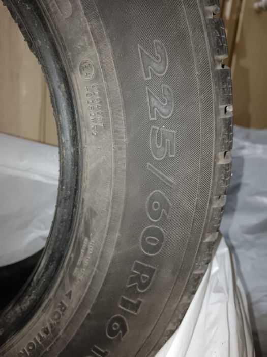Продам шипованные размер 225/60 р 16