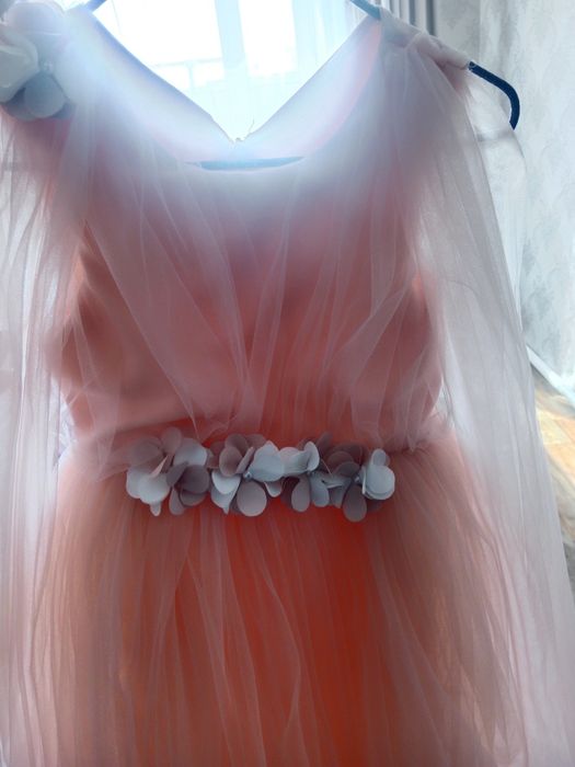 Продам платье в хорошем состояний