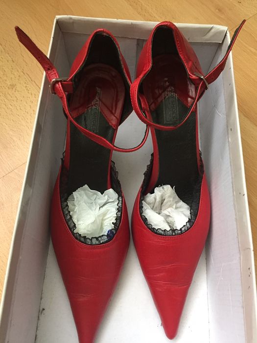 Червени обувки ест.кожа