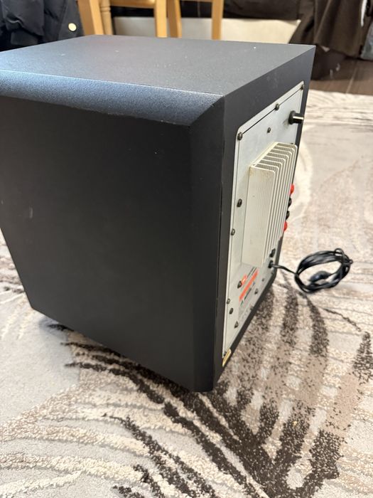 JBL SUB-200/230 Subwoofer 8” Активен