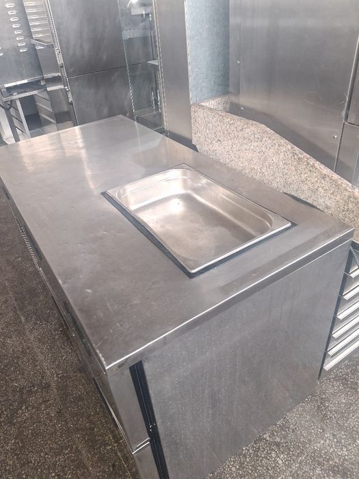 Хладилна маса FOSTER  чекмеджета