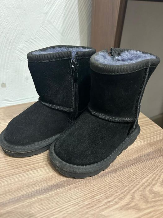 Уги черные унисекс