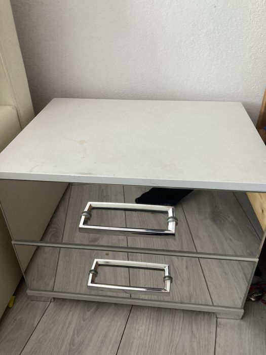 Noptiera tip oglinda Mobexpert