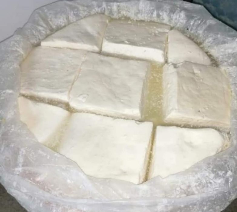 Vând brânză telemea și caș de oaie