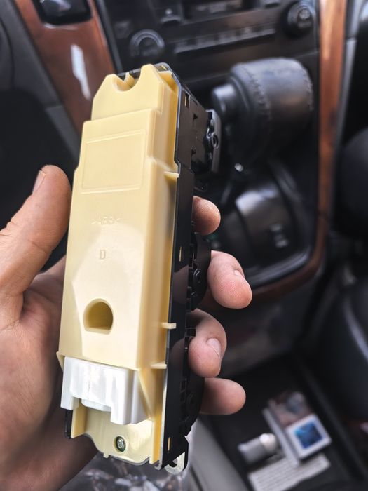 Продам блок стекло подемников новый