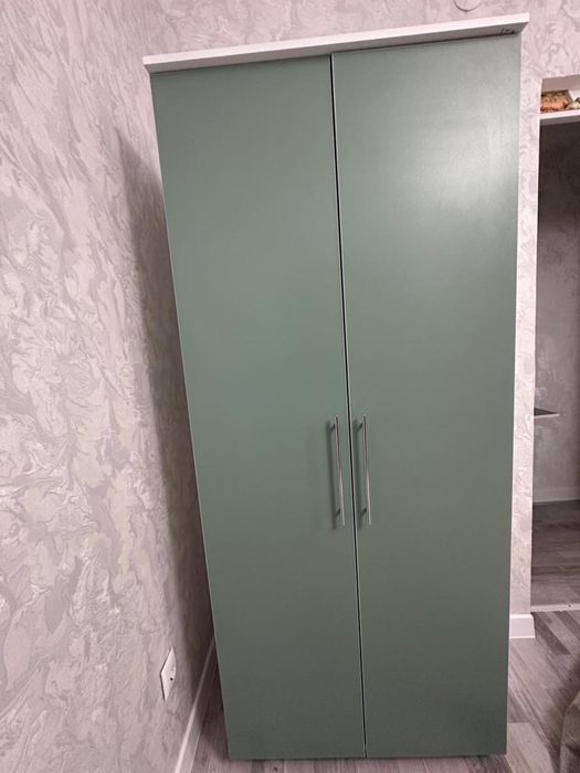 шкаф,сабақ оқитын парта сатылады срочноо