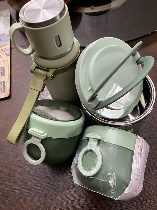 Продавам аксесоари  за кола 7€ термус 7€