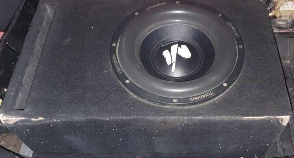 sabwoofer sotiladi komplekt