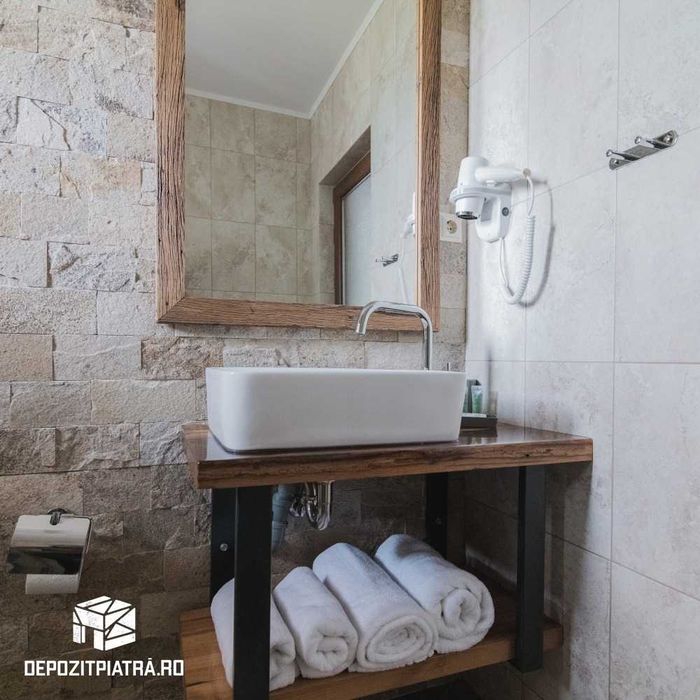 Ardezie Naturala Decorativa Si Travertin