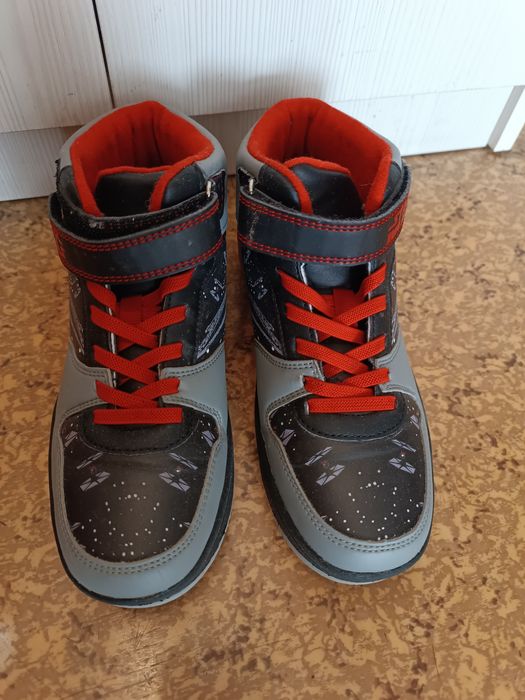 Продам ботинки для мальчика