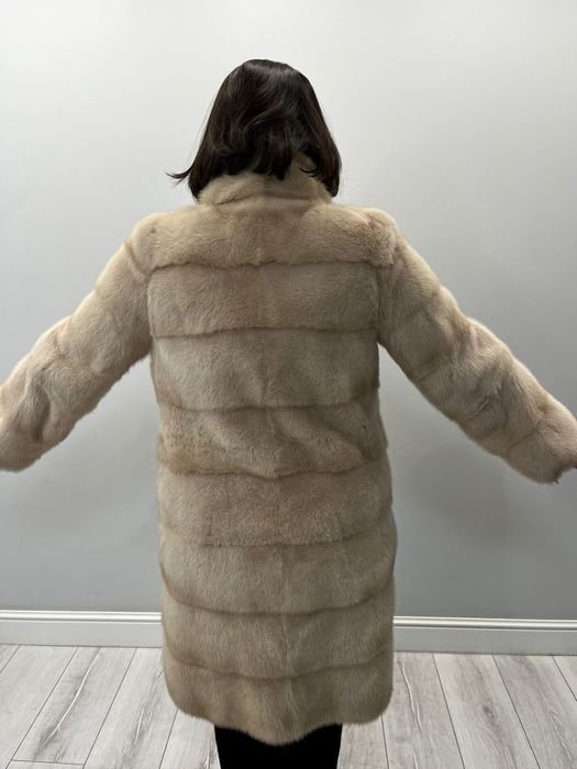 Продам норковую шубу