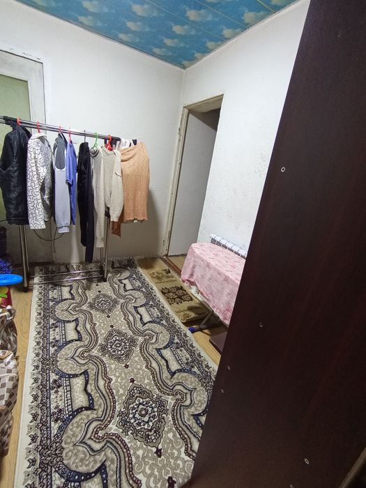 Продается 3 жилой комнатный дом на одной сотке ориентир метро Максима