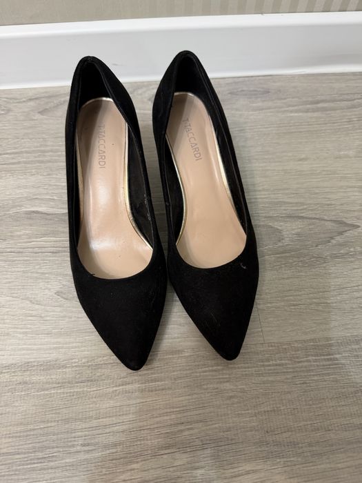 Продам туфли черные классика