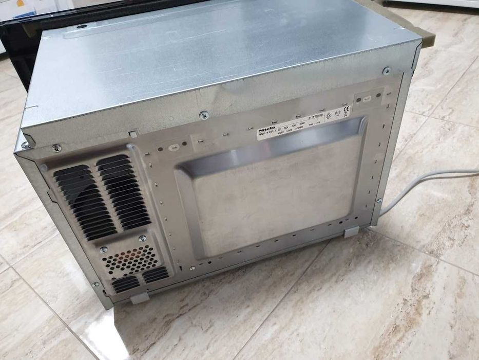 17L - 600мм - Miele M8160 Микровълнова Фурна за Вграждане
