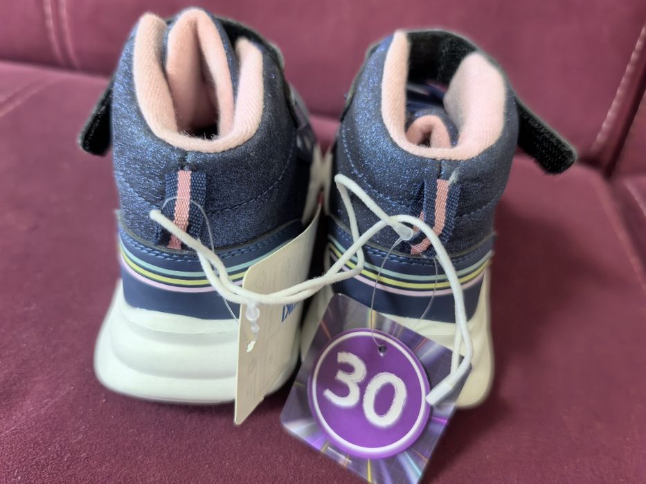 Нови светещи детски боти