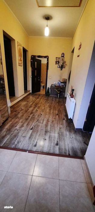 Casă spațioasă cu garaj in Limanu