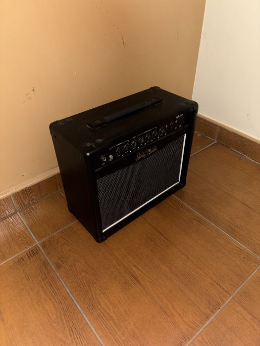 Усилвател за китара - Harley Benton HB-20R