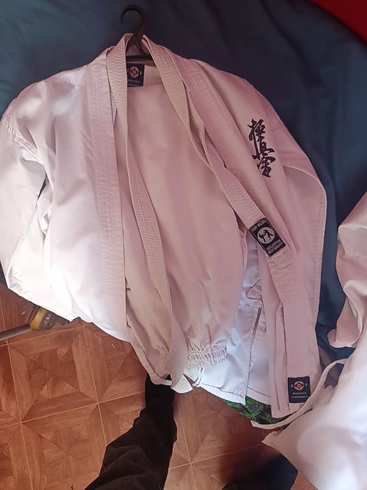 Продам кимоно для каратэ