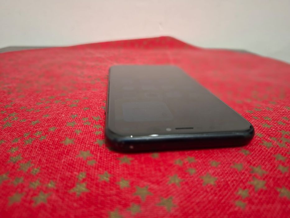 iPhone XR blacks