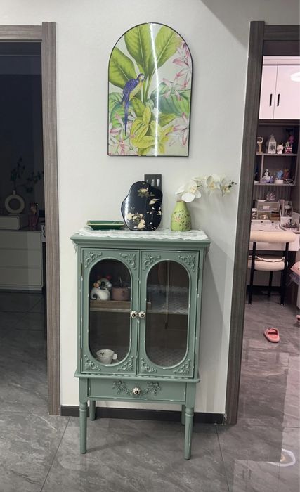 Шкаф на ножках