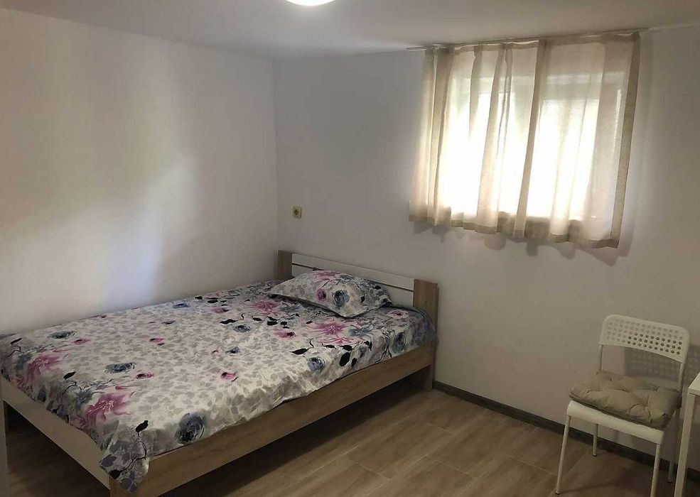 Дава се под наем Тристаен апартамент в Бургас, Лазур - 50 кв.м за 250 € - Снимка #4