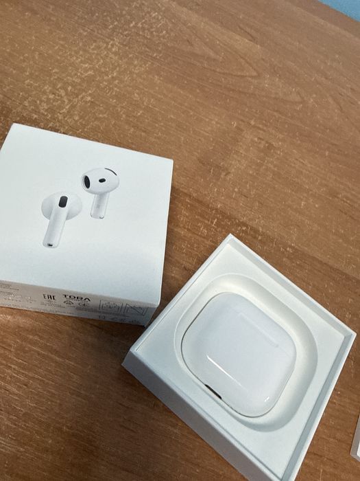 Airpods 4  with Active Noise Cancellation