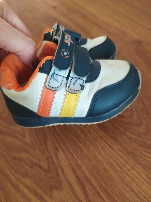 Кроссовки детские