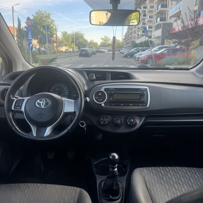 TOYOTA Yaris