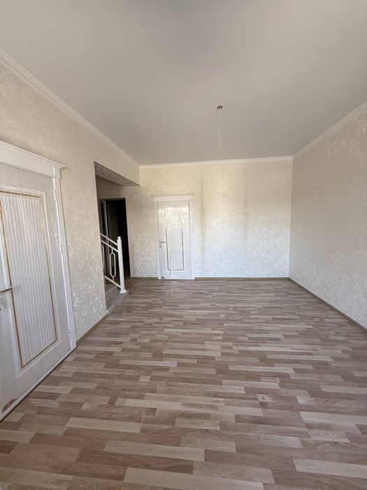 Uy sotiladi angarik sitida 115 kv 43000$ galishamiz