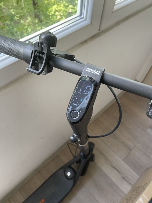 Trotineta electrica Ninebot by Segway F2