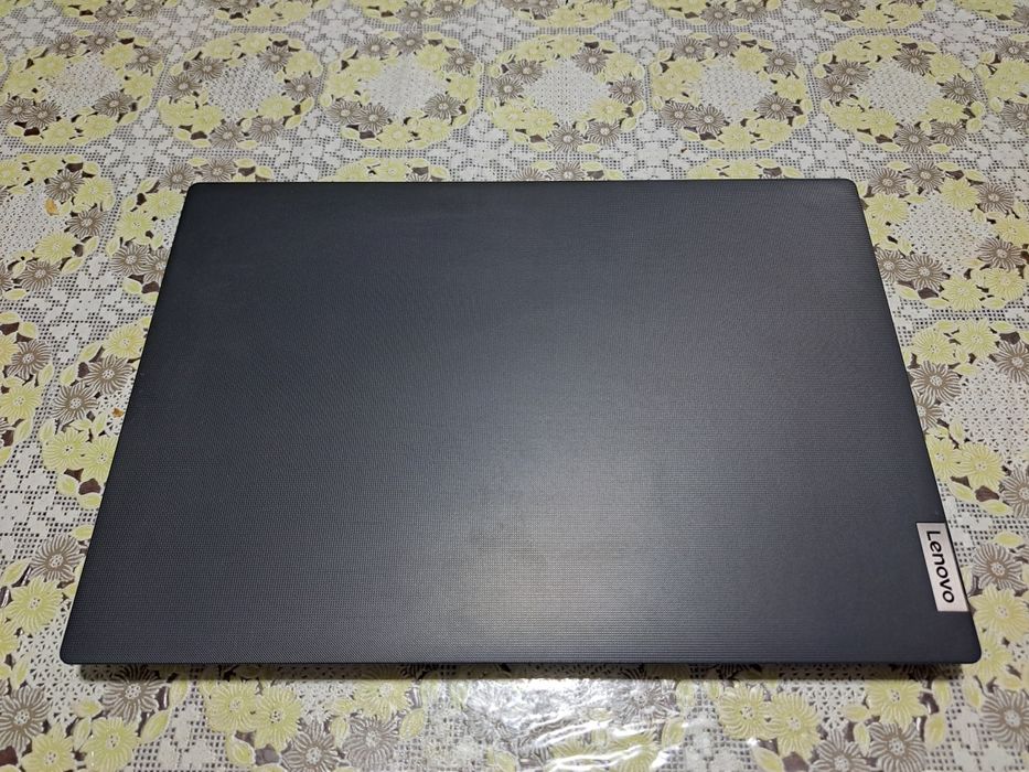Yangi karobka Lenovo CORE i3.  (5 500 000sum)