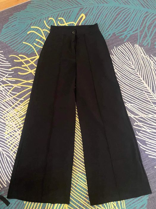 Vând hainute in stare buna