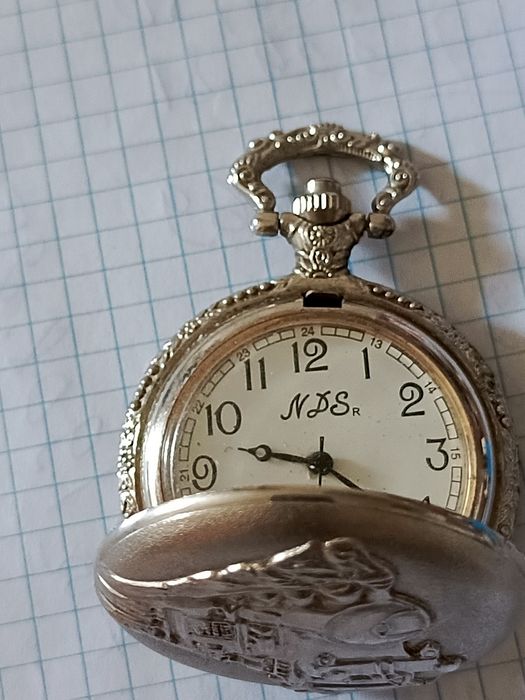 Продам разные монеты и часы карманные