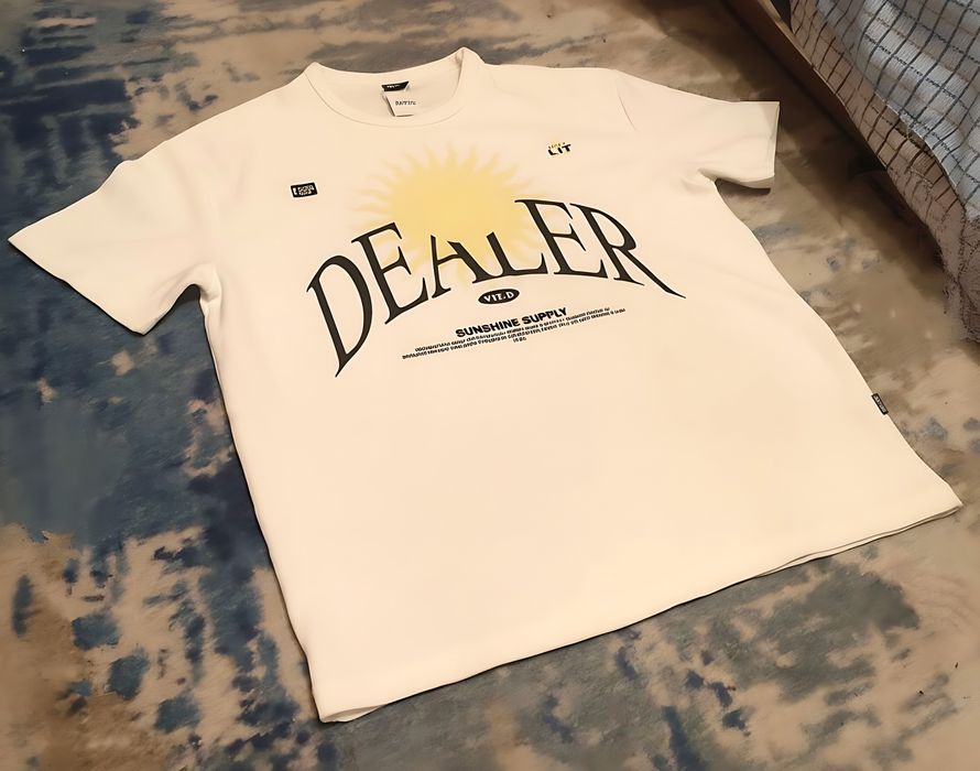 Мъжка стрийтуеър тениска CROPP "Sunshine Dealer" (Размер M) – Чисто нова / Off-White / Drip