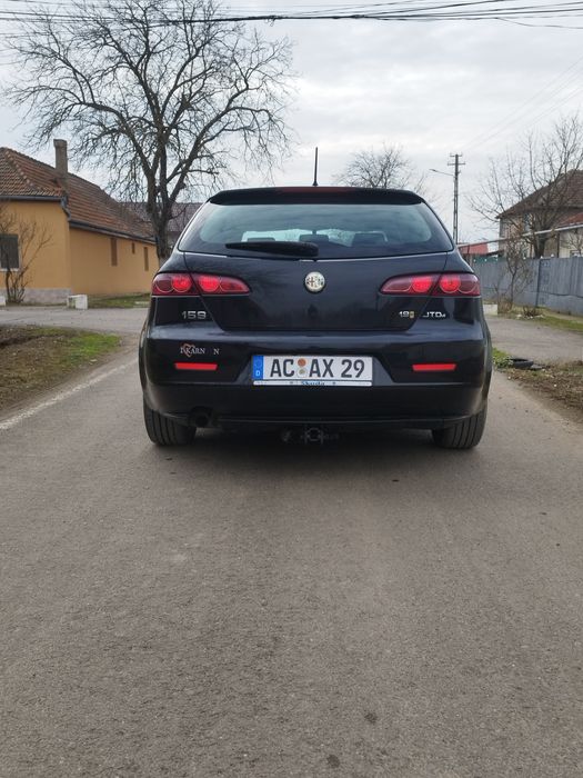 Vând Alfa Romeo 159 an fab 2009 19 jtdm preț 1650 euro neg