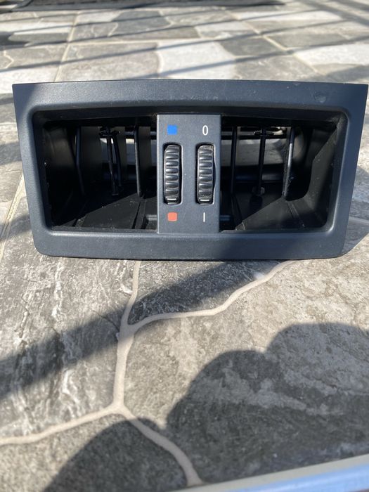 Grila ventilatie spate bmw e60