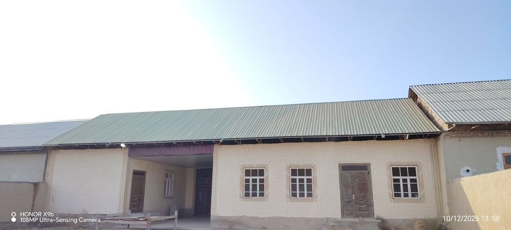 Kumushkonda yashashga tayyor hovli tez va arzon sotiladi 6 sotix