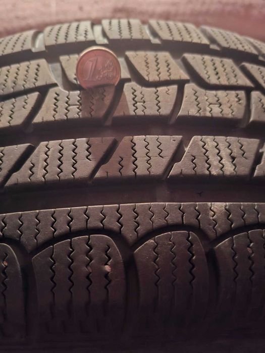 Продавам комплект зимни гуми Евровис 235/60 R16 с алуминиеви джанти – готови за монтаж!