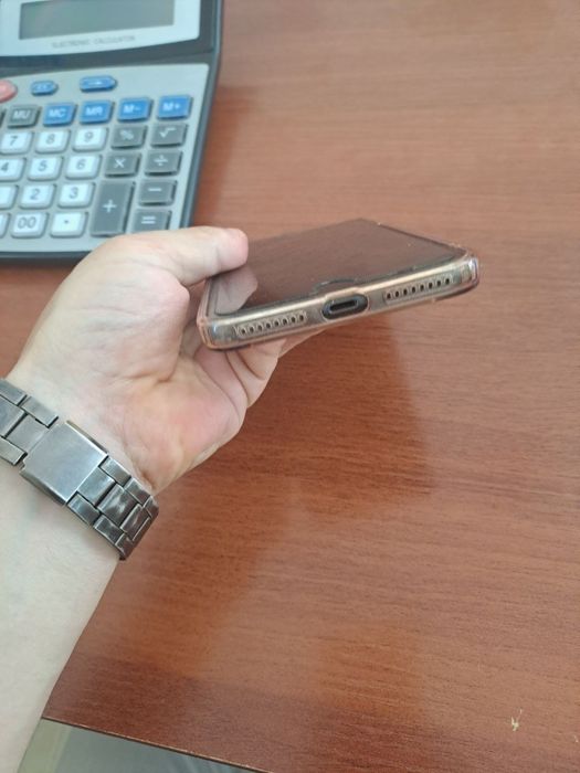 Iphone 7+ sotiladi xotira 128