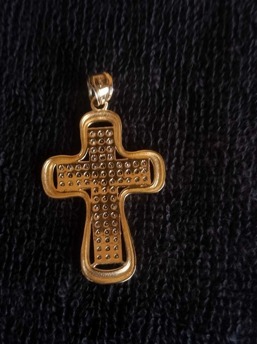 Pandantiv / cruciulita aur 14k , 2.6 grame