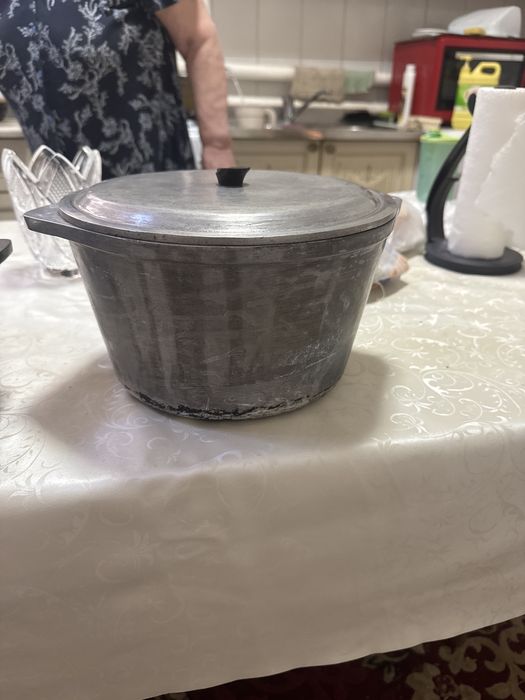 Казаны и сковородки и ступка