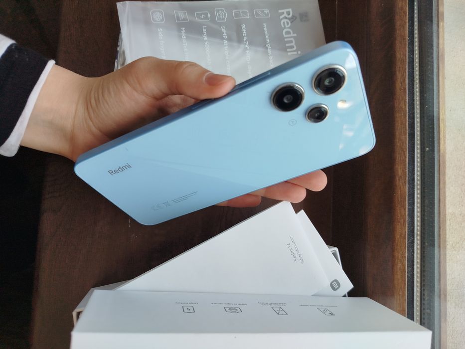 Redmi 12 256/8 telefon срочно сотилад