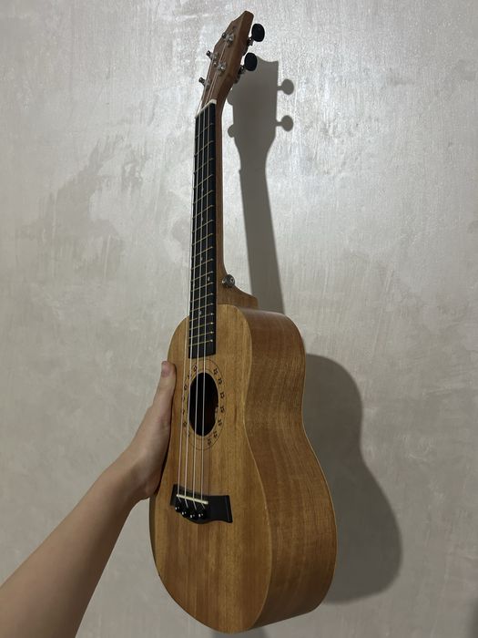 Укулеле в очень хорошем состояний