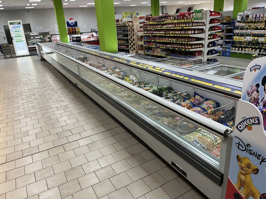 Крайстенни витрини