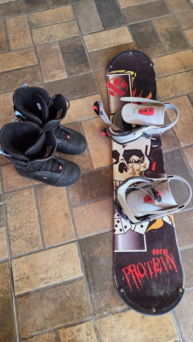 Snowboard si booți