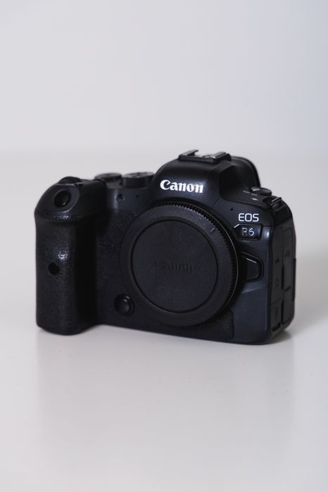 Canon EOS R6 + Canon RF 24-105mm F4-7.1 IS STM