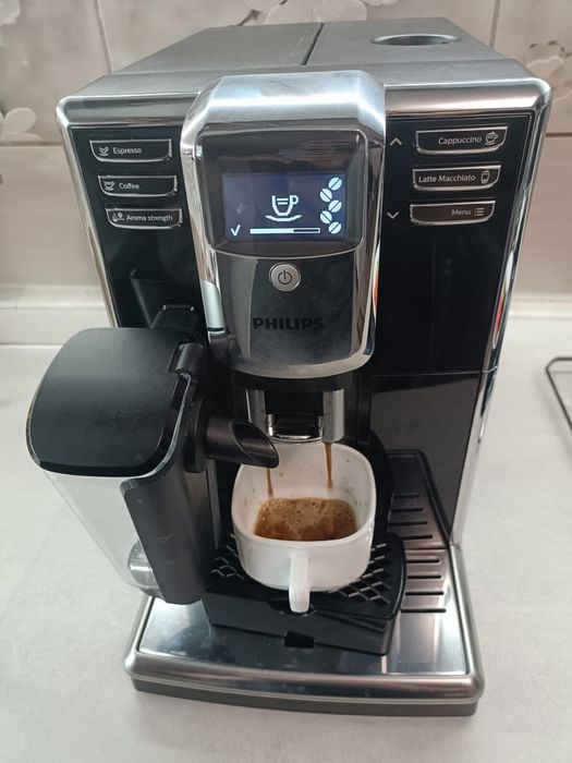 Espressor automat , aparat de cafea  Philips EP5330/10
