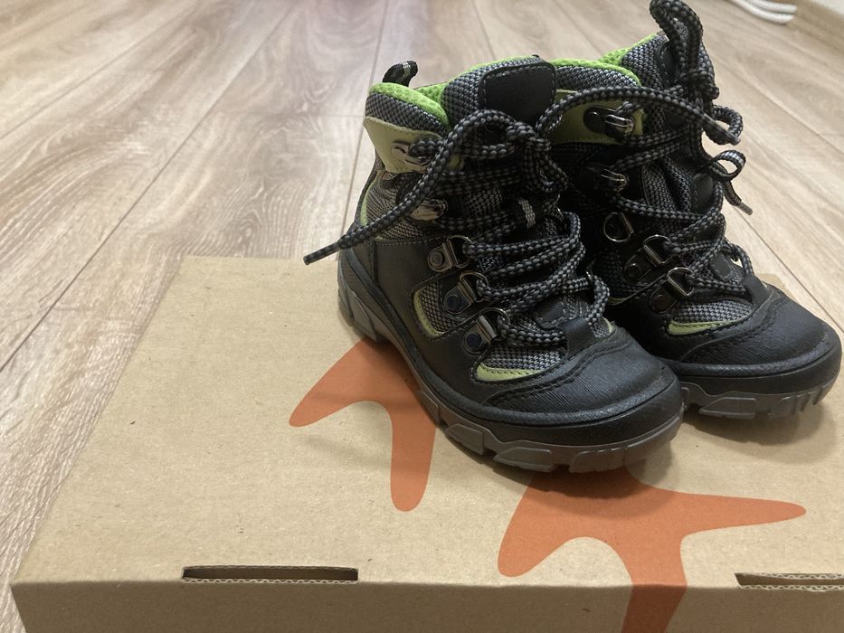 Детски зимни ботушиКолев и Колев нови 25 размер