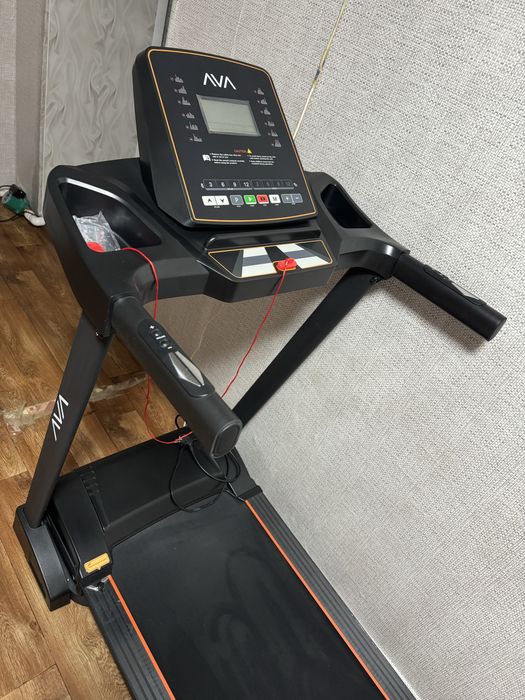 Продам беговую дорожку AVA A4