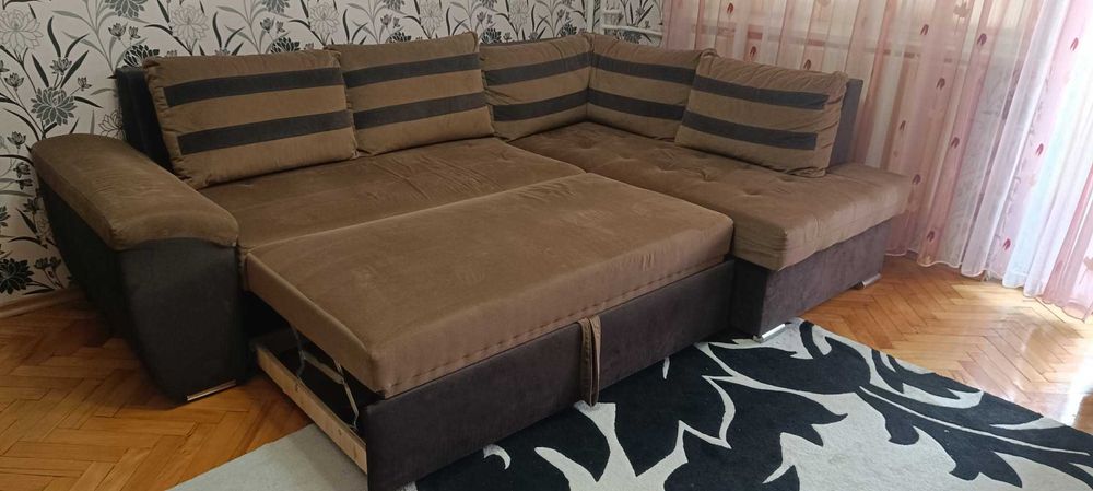 Елегантен ъглов диван с функция сън (десен ъгъл)